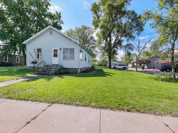 215 W Division Street , Coal City, IL 60416
