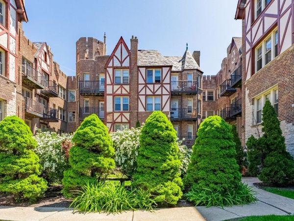 5717 N Kimball Avenue , Unit 2N, Chicago, IL 60659