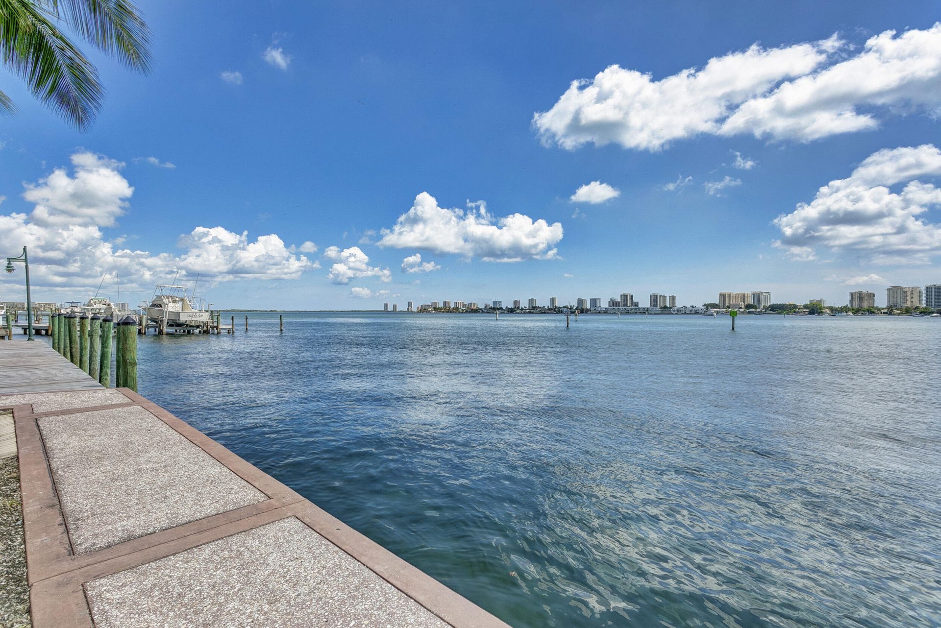 2640 Lake Shore Drive, Unit 2014, Riviera Beach, FL 33404 Photo