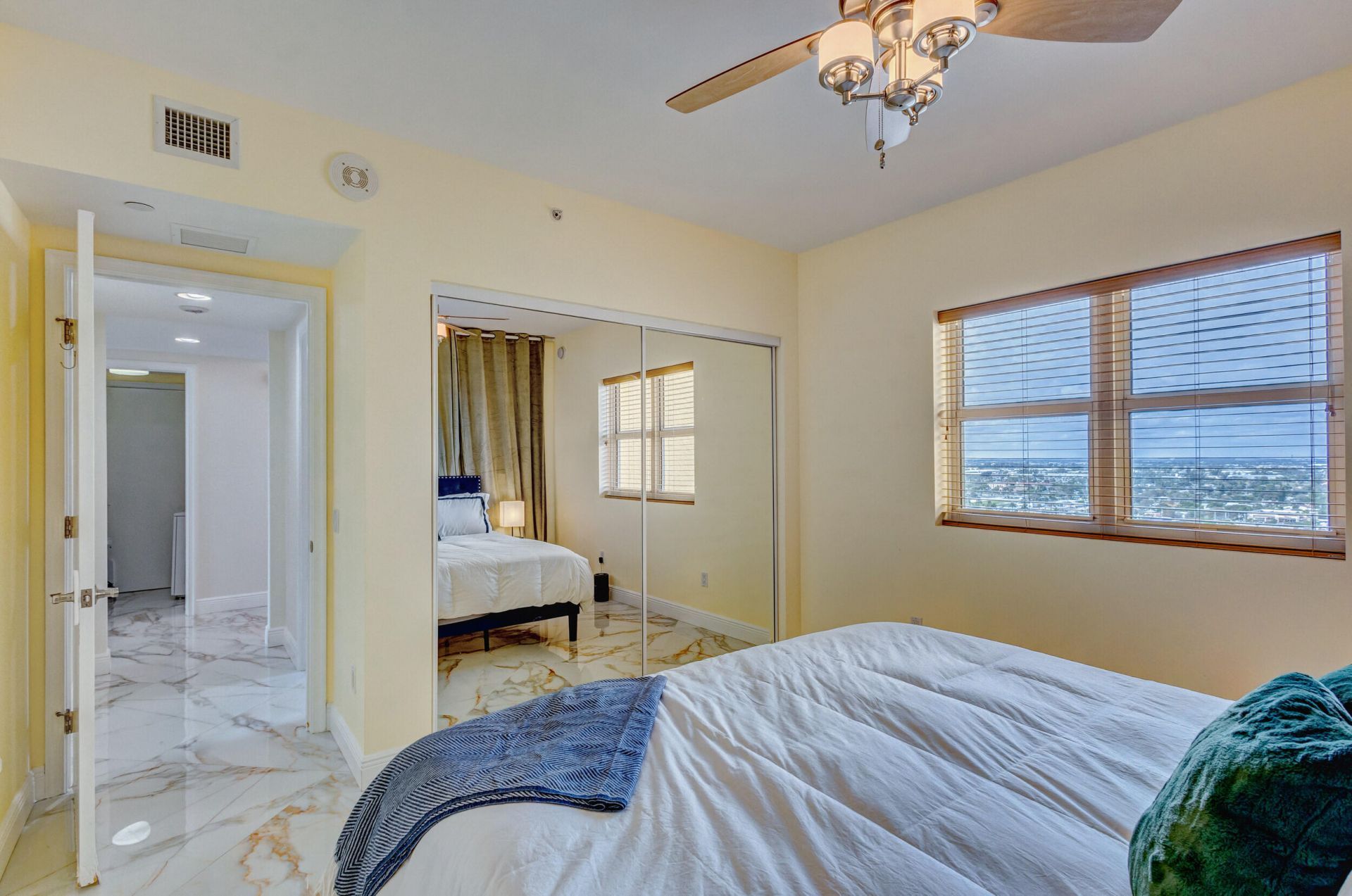 2640 Lake Shore Drive, Unit 2014, Riviera Beach, FL 33404 Photo