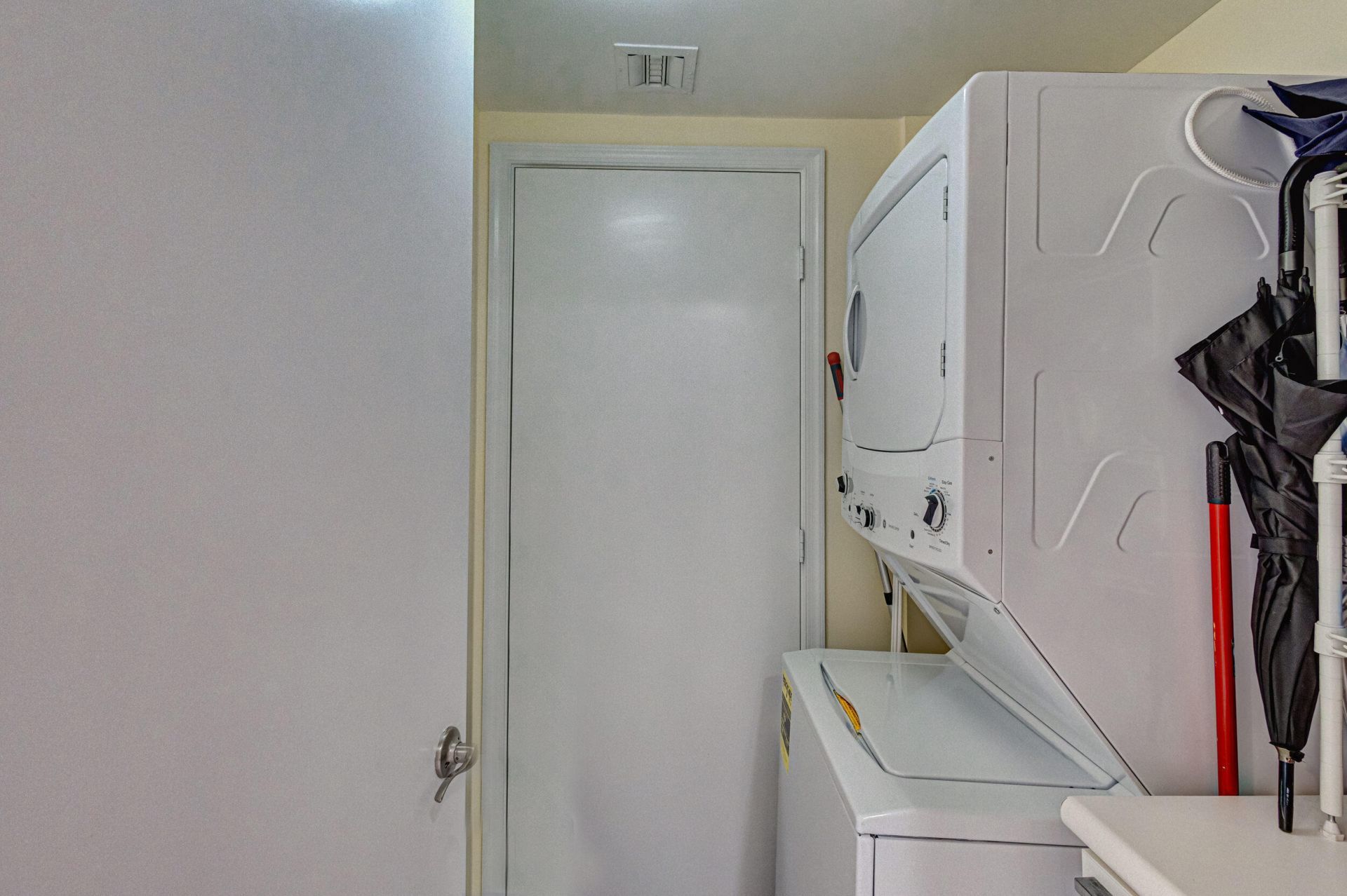 2640 Lake Shore Drive, Unit 2014, Riviera Beach, FL 33404 Photo