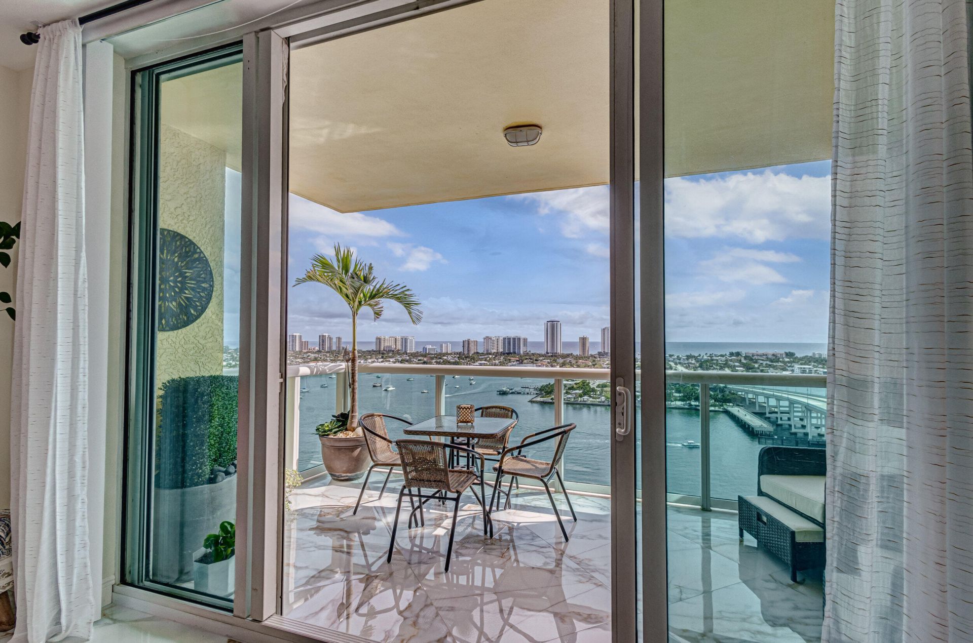 2640 Lake Shore Drive, Unit 2014, Riviera Beach, FL 33404 Photo