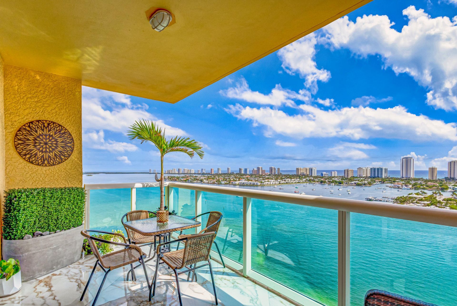 2640 Lake Shore Drive, Unit 2014, Riviera Beach, FL 33404 Photo
