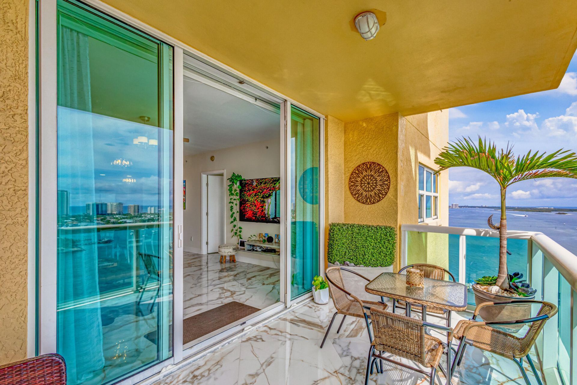 2640 Lake Shore Drive, Unit 2014, Riviera Beach, FL 33404 Photo