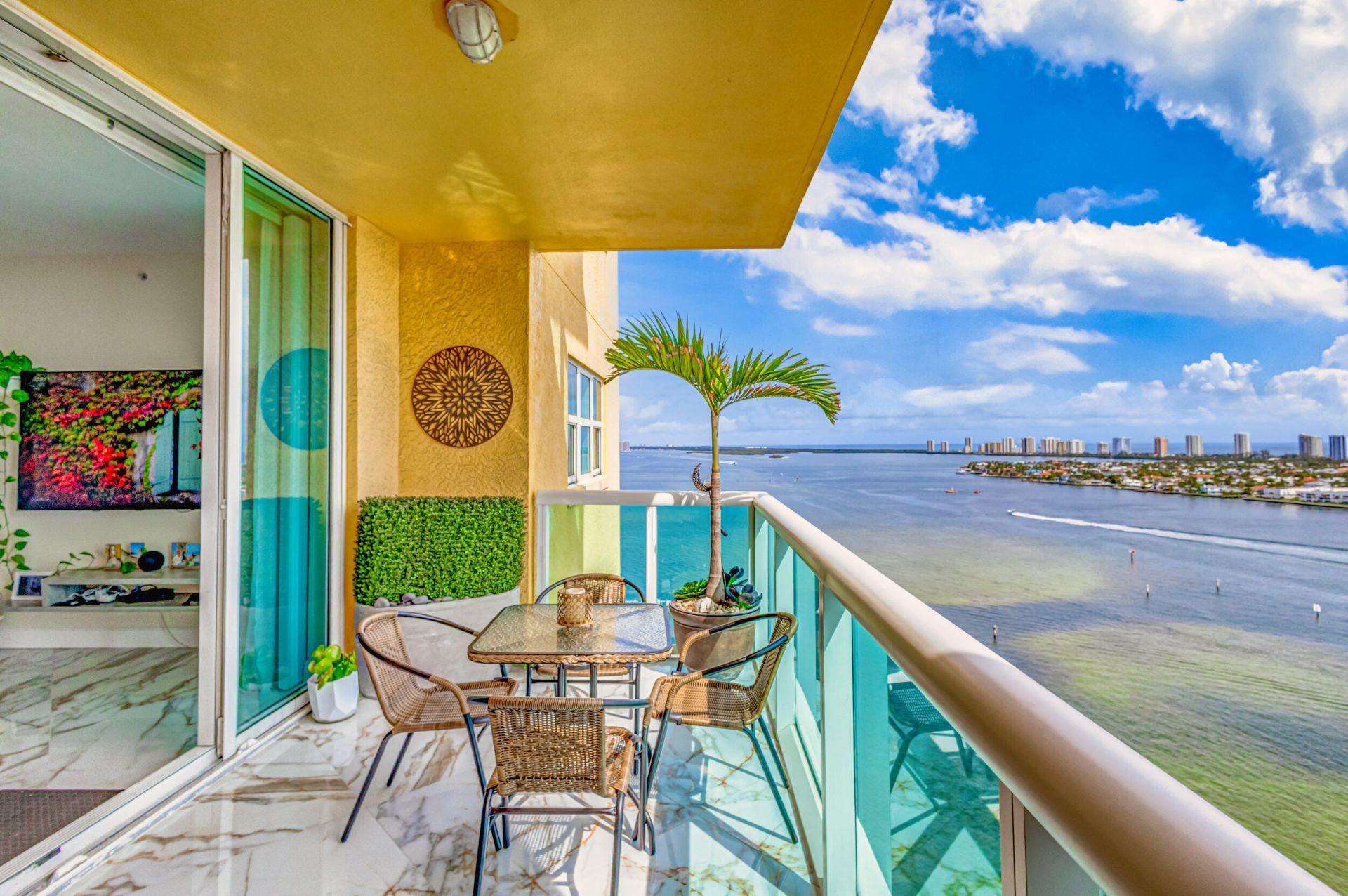 2640 Lake Shore Drive, Unit 2014, Riviera Beach, FL 33404 Photo