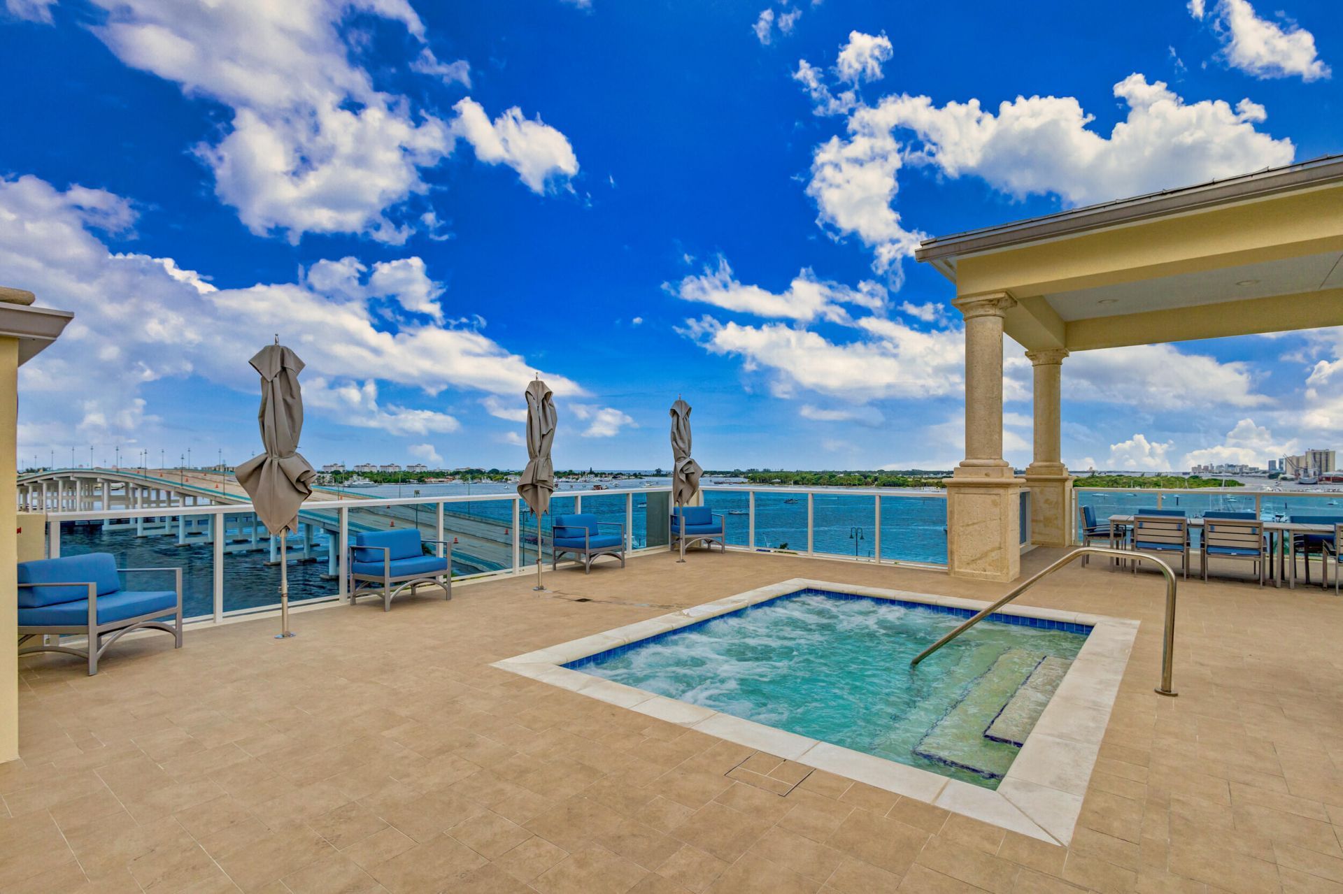 2640 Lake Shore Drive, Unit 2014, Riviera Beach, FL 33404 Photo
