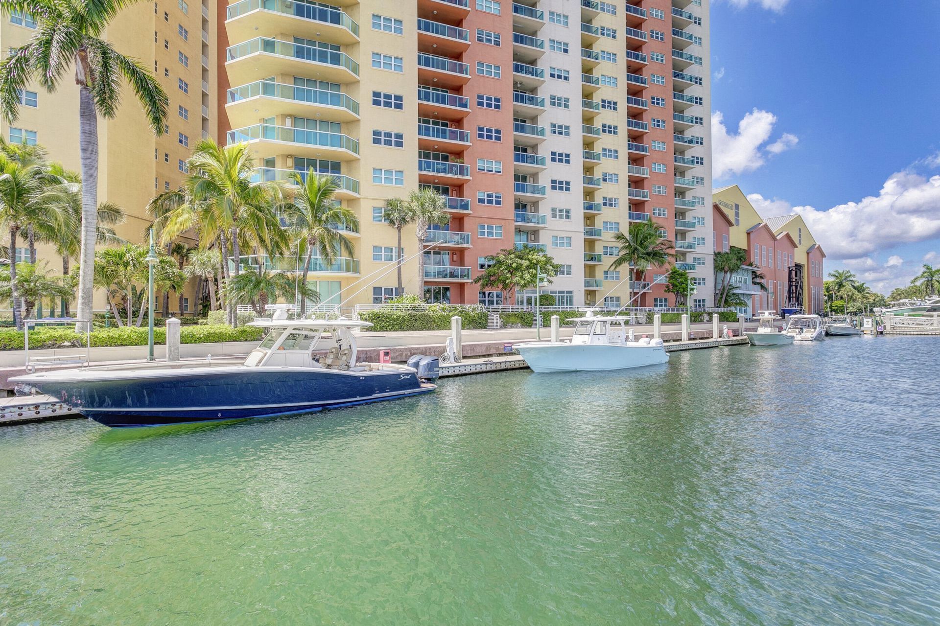 2640 Lake Shore Drive, Unit 2014, Riviera Beach, FL 33404 Photo