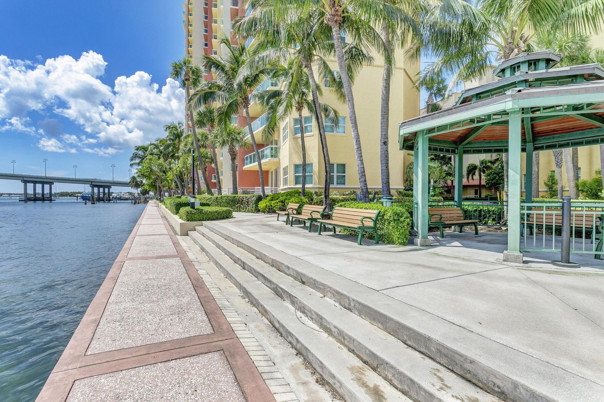 2640 Lake Shore Drive, Unit 2014, Riviera Beach, FL 33404 Photo