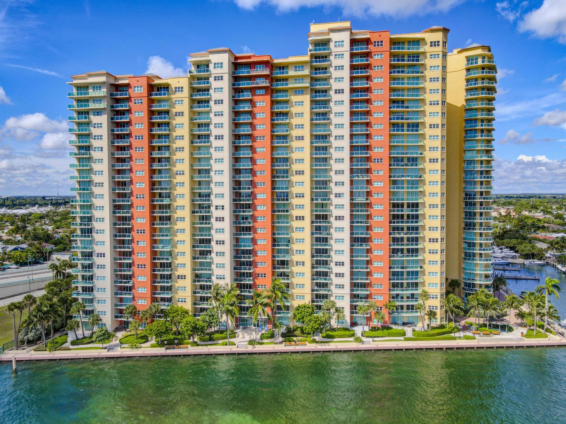 2640 Lake Shore Drive, Unit 2014, Riviera Beach, FL 33404 Photo