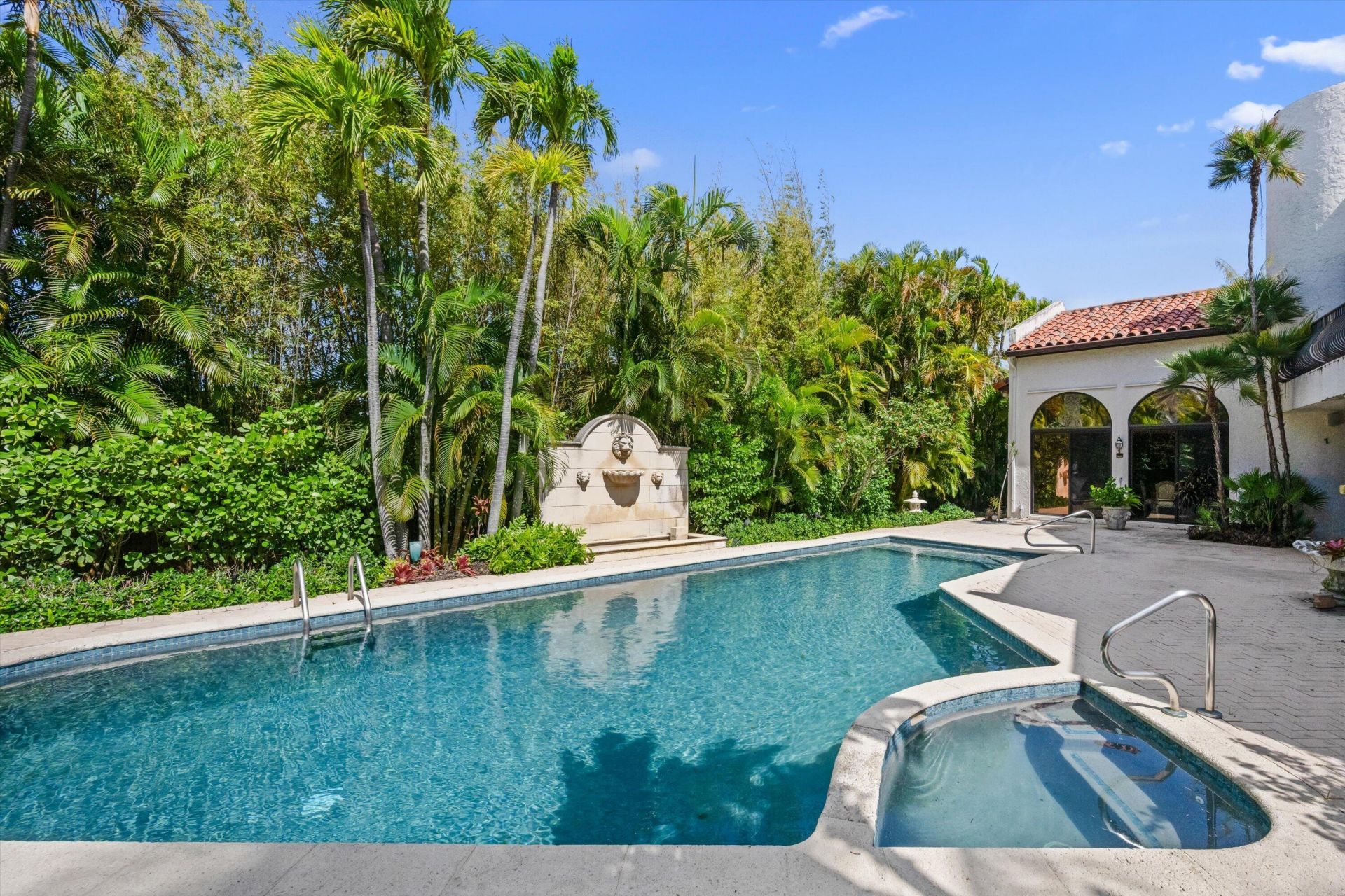 23 Sloans Curve Drive, Palm Beach, FL 33480 Photo