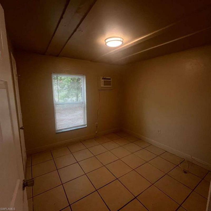 1427 Markland , Fort Myers, FL 33916 Photo