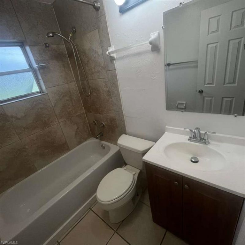 1427 Markland , Fort Myers, FL 33916 Photo
