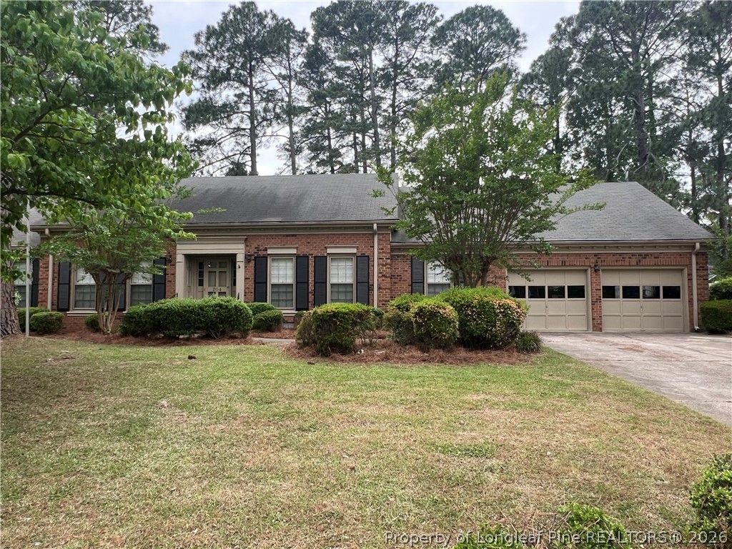 204 Thorncliff Drive, Fayetteville, NC 28303 Main Photo
