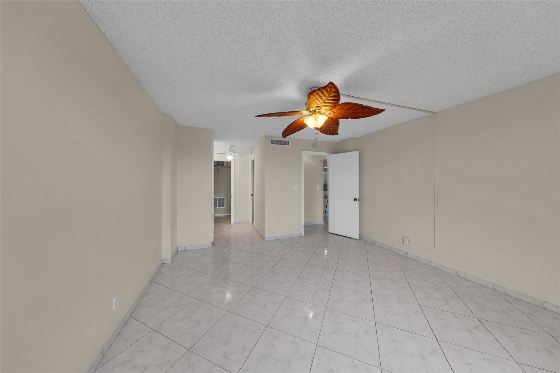 7 Royal Palm Way, Boca Raton, FL 33432 Photo