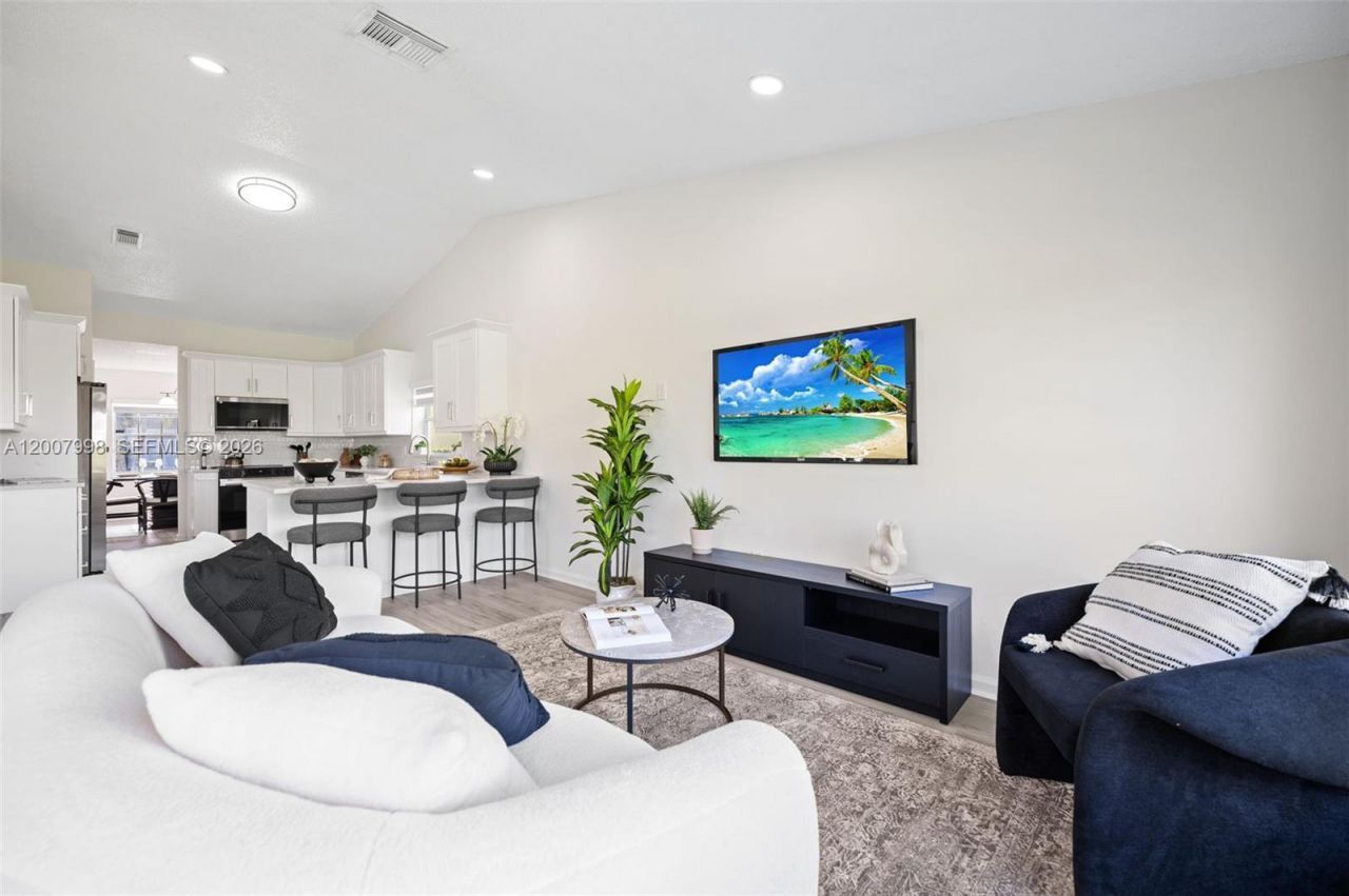 131 NW 187th Ave, Pembroke Pines, FL 33029 Photo
