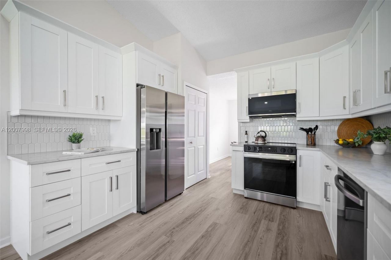 131 NW 187th Ave, Pembroke Pines, FL 33029 Photo