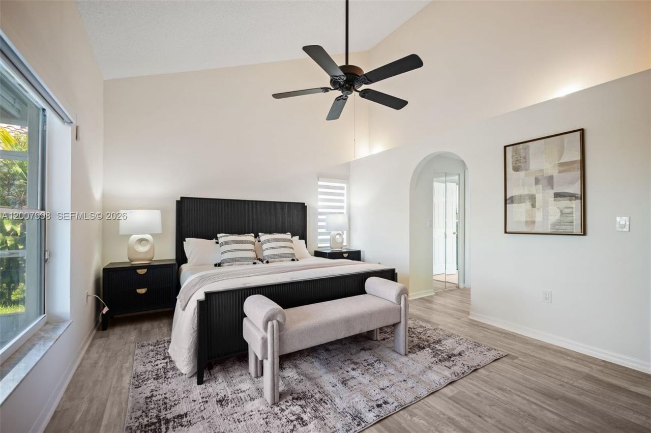 131 NW 187th Ave, Pembroke Pines, FL 33029 Photo