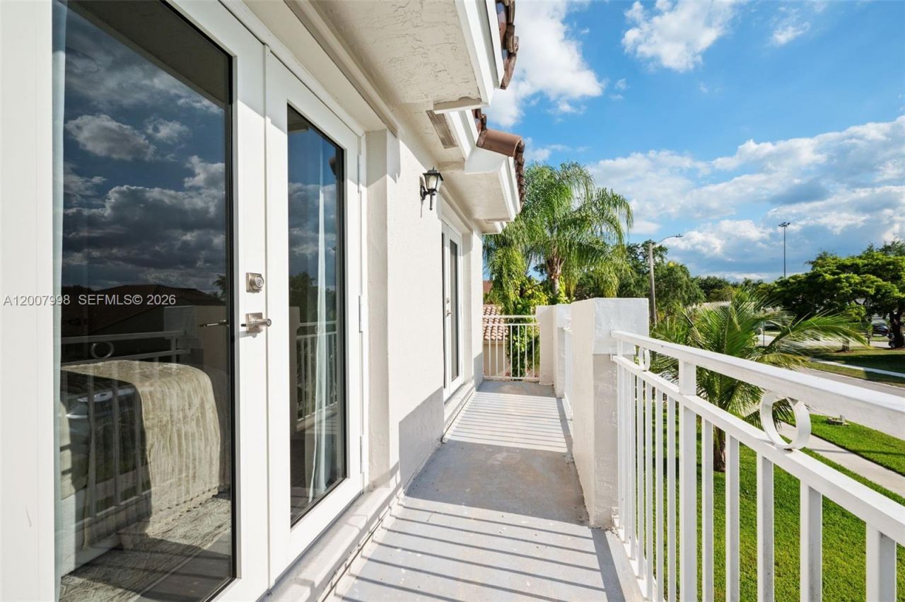 131 NW 187th Ave, Pembroke Pines, FL 33029 Photo