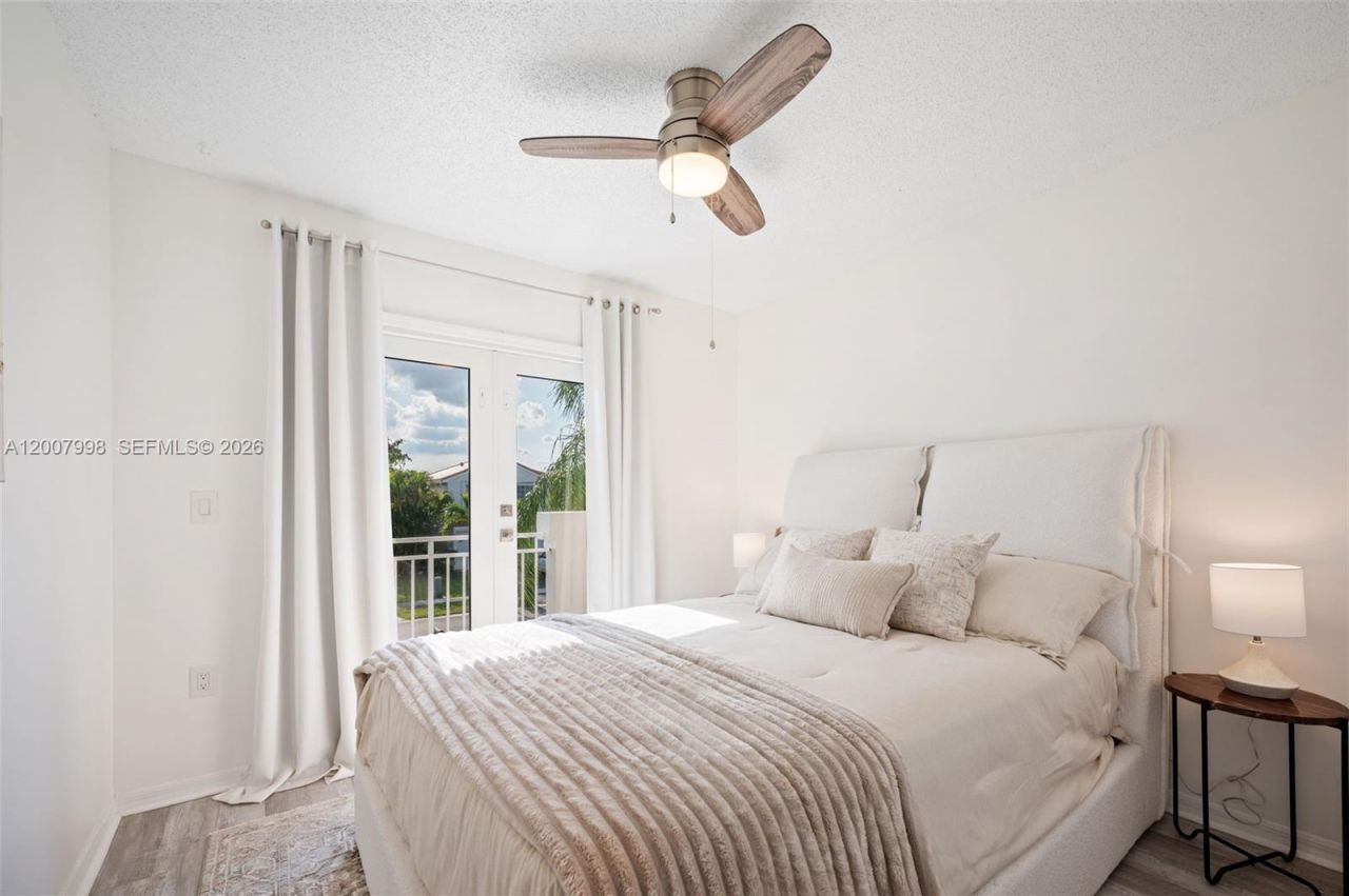 131 NW 187th Ave, Pembroke Pines, FL 33029 Photo
