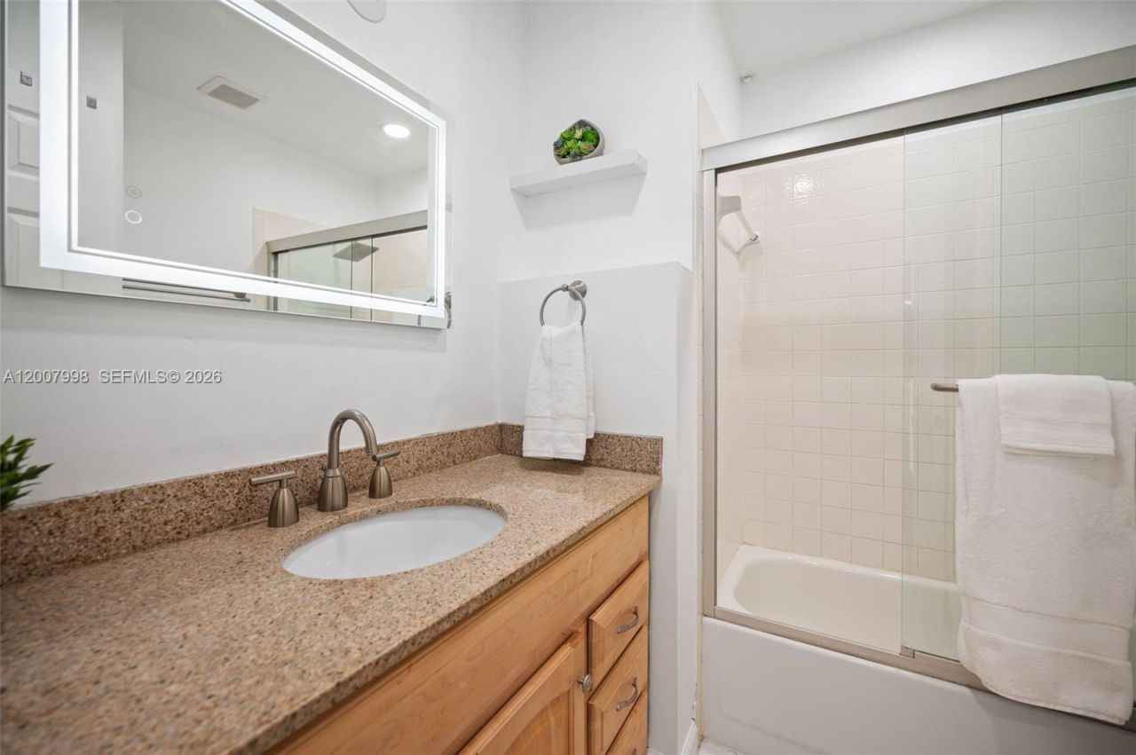 131 NW 187th Ave, Pembroke Pines, FL 33029 Photo
