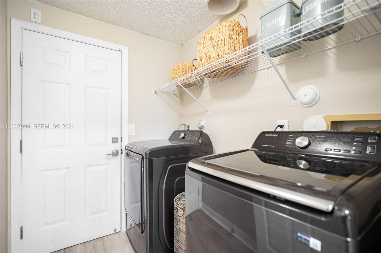 131 NW 187th Ave, Pembroke Pines, FL 33029 Photo