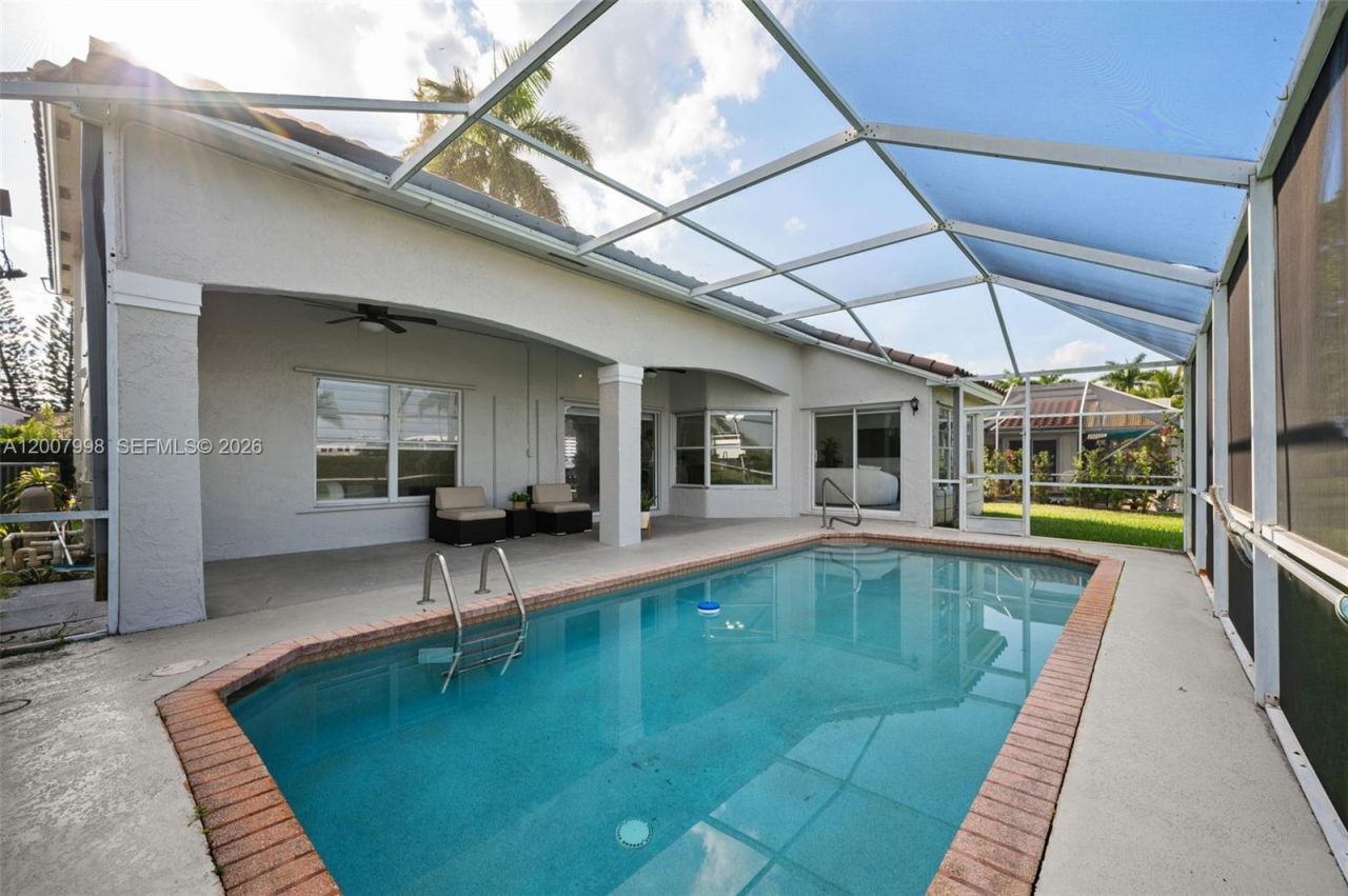 131 NW 187th Ave, Pembroke Pines, FL 33029 Photo