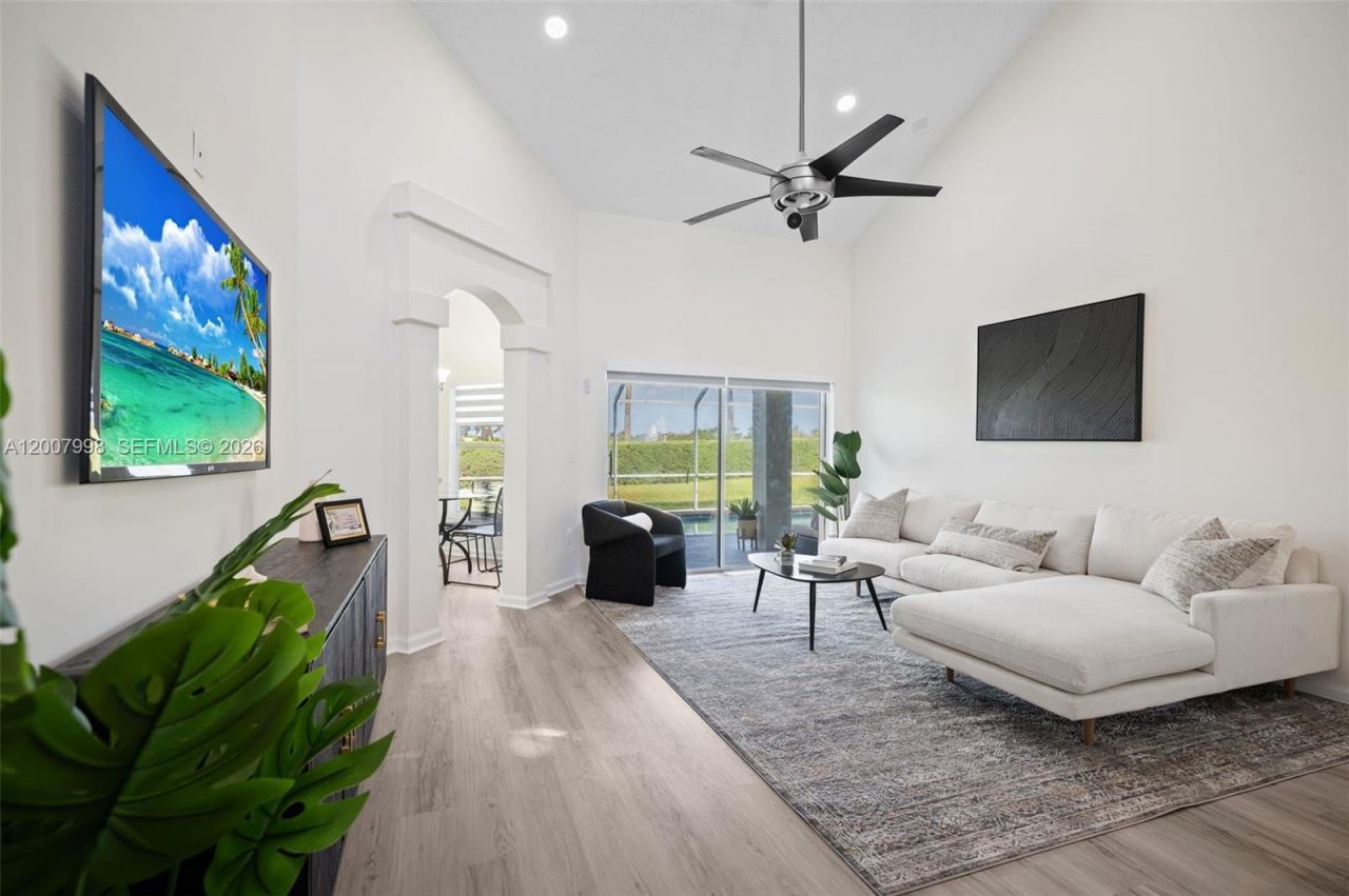 131 NW 187th Ave, Pembroke Pines, FL 33029 Photo