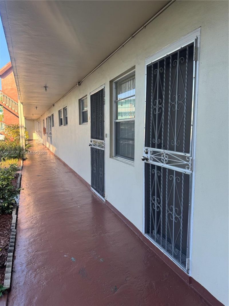 1481 NE Miami Gardens Dr , Unit 165, Miami, FL 33179 Photo