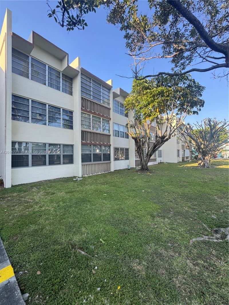 1481 NE Miami Gardens Dr , Unit 165, Miami, FL 33179 Photo