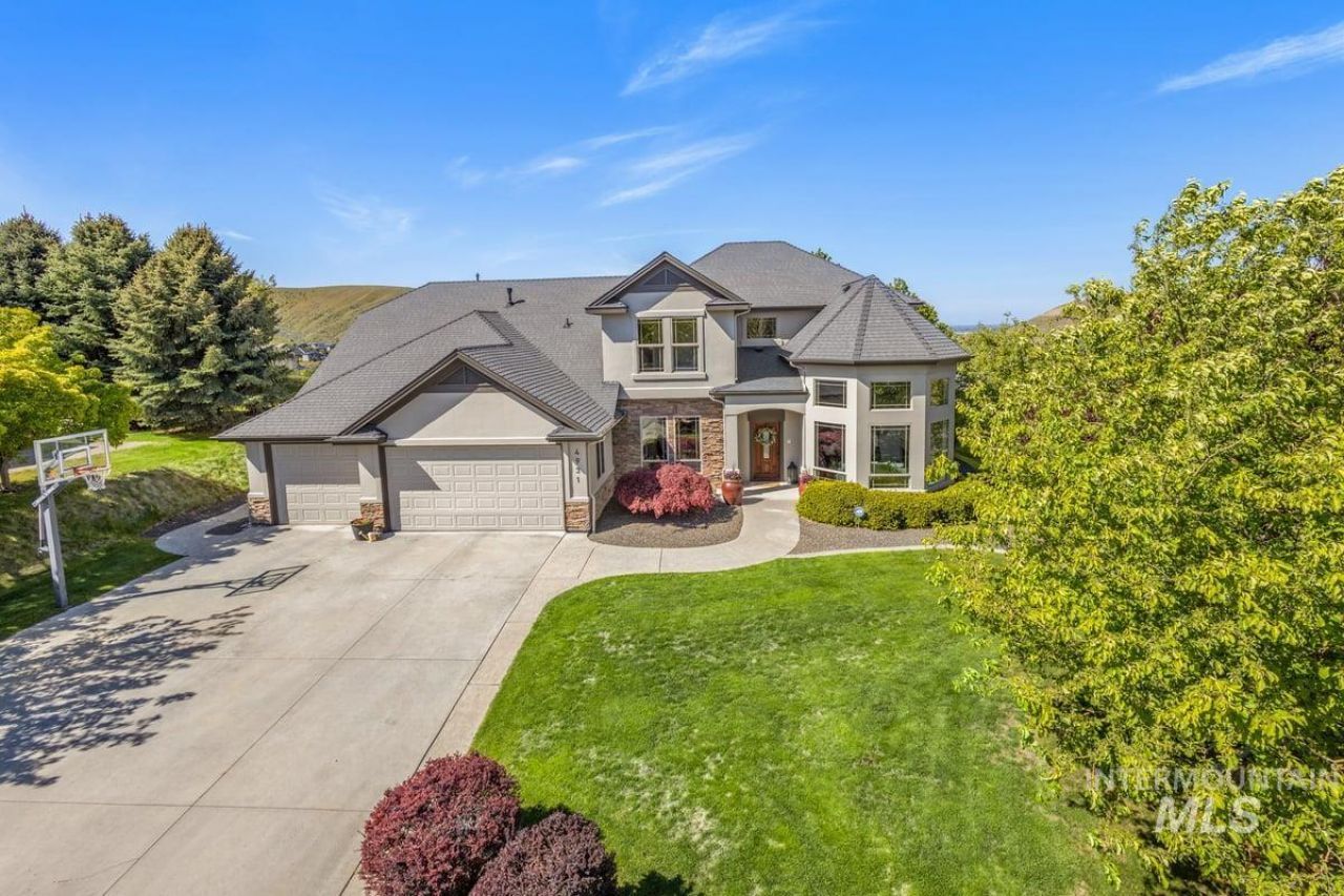 4931 N Arrow Crest Way, Boise, ID 83703 Main Photo