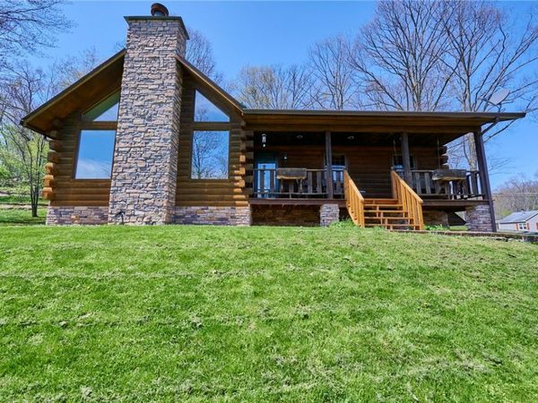 5423 Beechnut Dr , Gibsonia, PA 15044