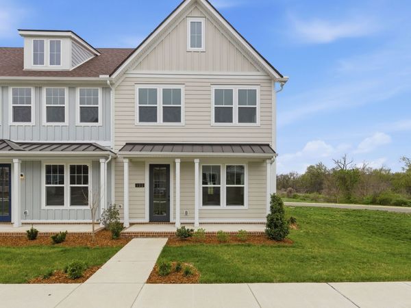 122 Valentine Aly , Nashville, TN 37218