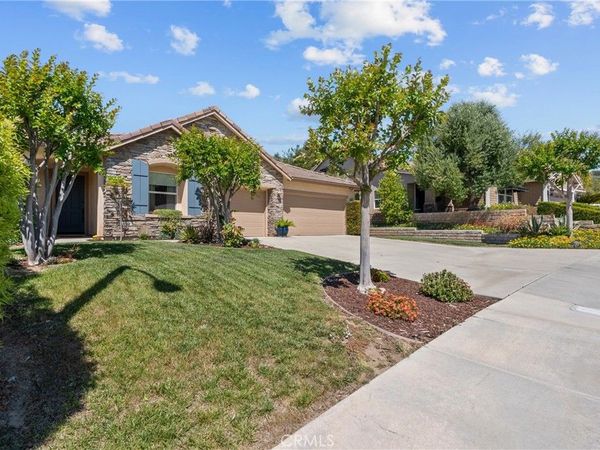 30127 Galbreth Court, Castaic, CA 91384