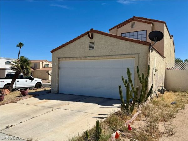 8217 Abercrombe Way , Las Vegas, NV 89145