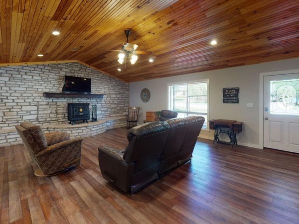 802 Amy CIR, Marble Falls, TX 78654
