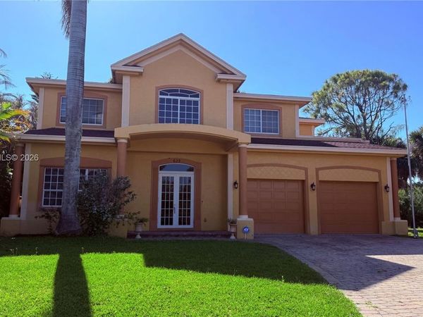 633 SW Jada Rd , Port St. Lucie, FL 34953