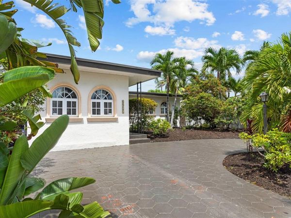 6921 Trouville Esplanade, Miami Beach, FL 33141