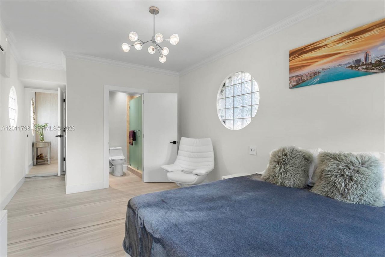 6921 Trouville Esplanade, Miami Beach, FL 33141 Photo