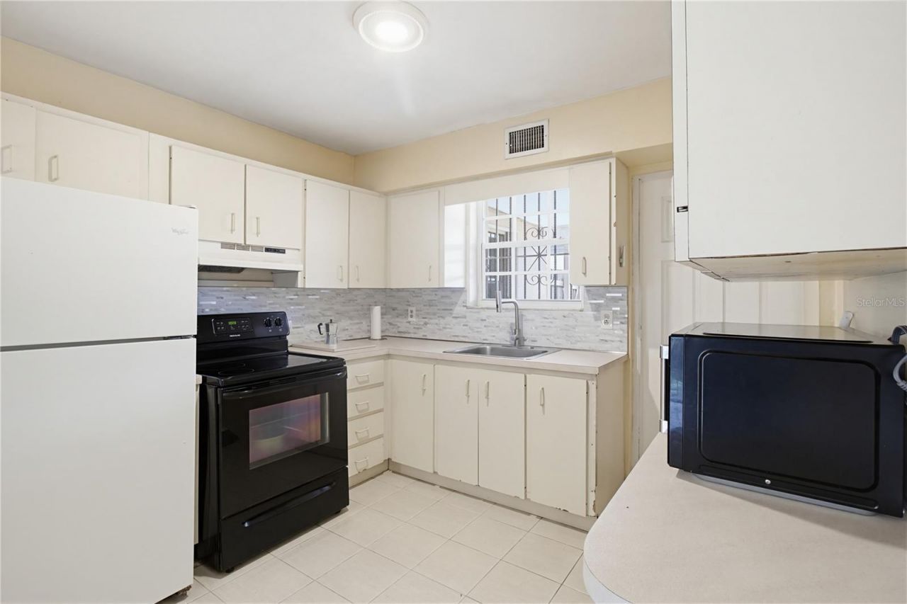 6342 SW 39th Terrace, Miami, FL 33155 Photo