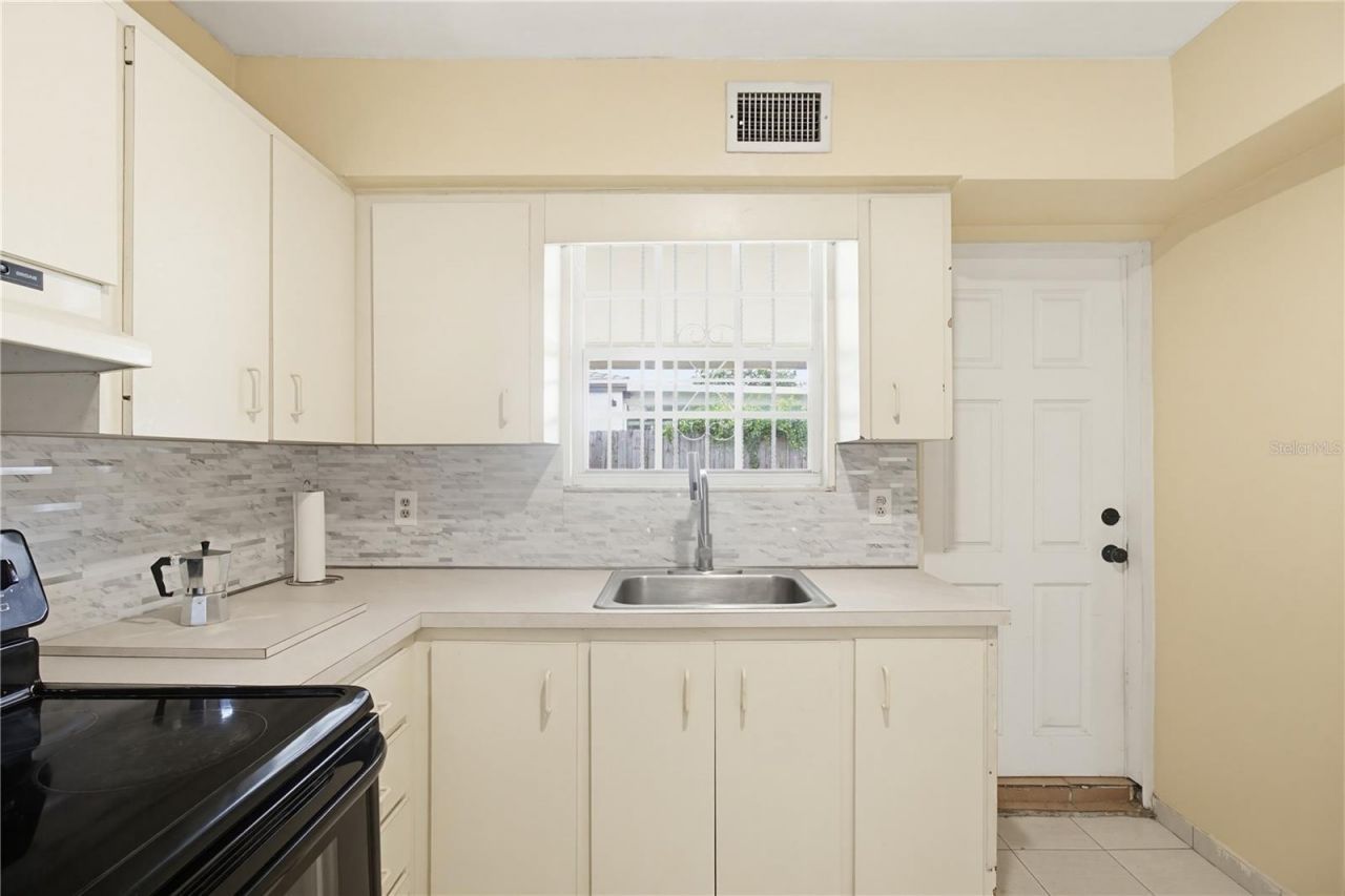 6342 SW 39th Terrace, Miami, FL 33155 Photo