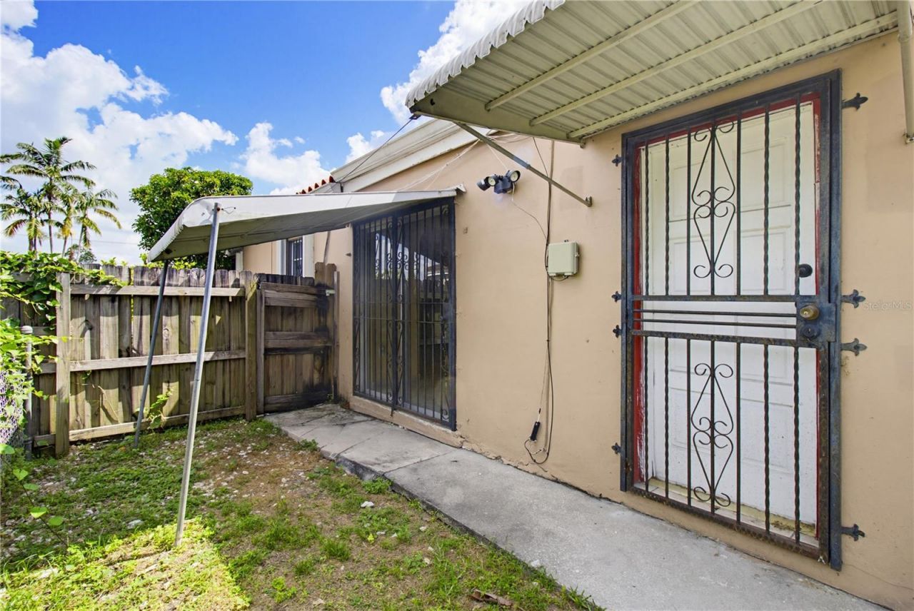 6342 SW 39th Terrace, Miami, FL 33155 Photo