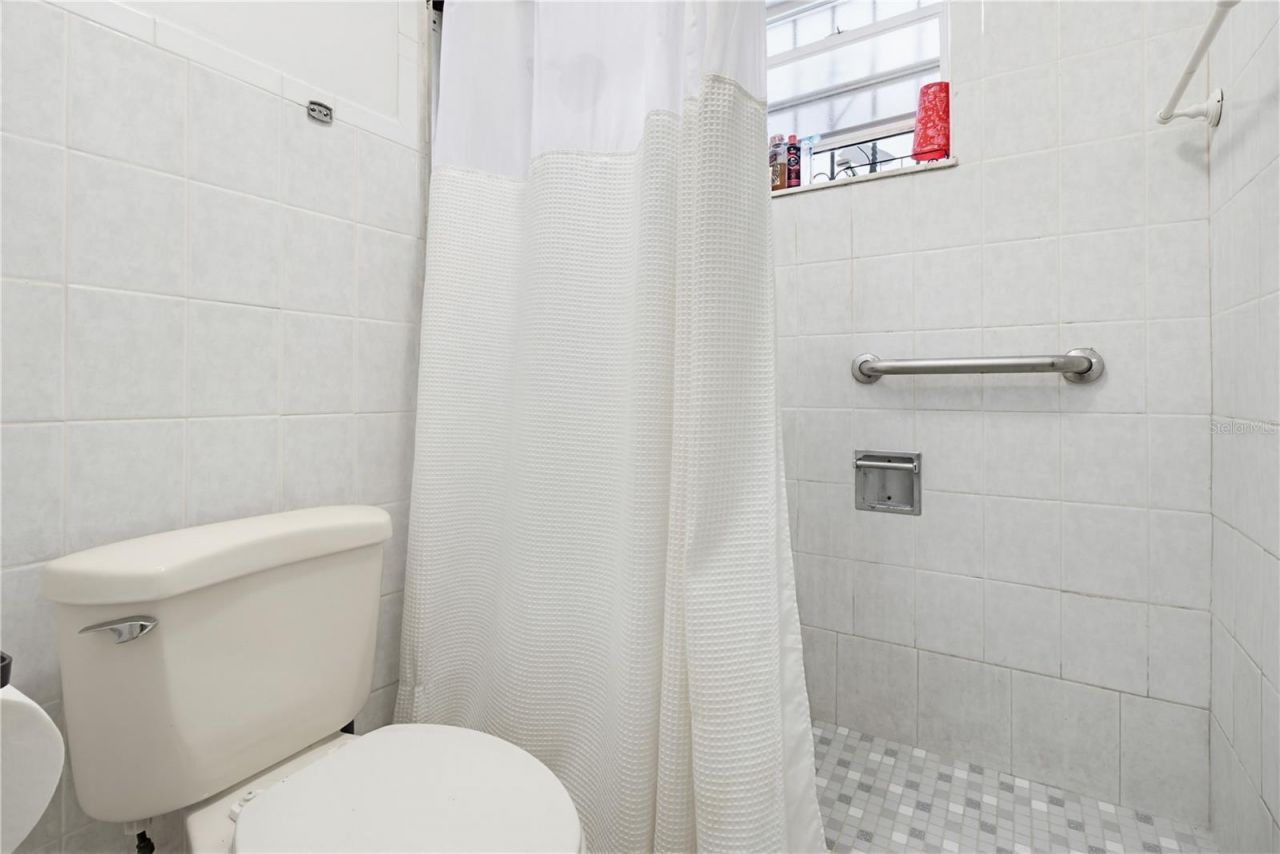 6342 SW 39th Terrace, Miami, FL 33155 Photo