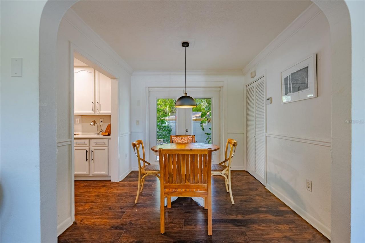 401 Bullard Parkway , Temple Terrace, FL 33617 Photo