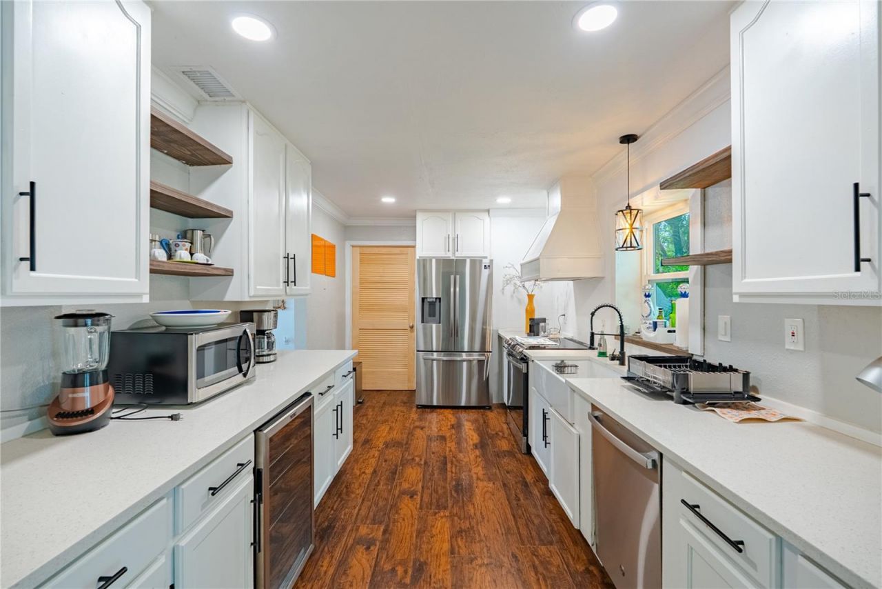 401 Bullard Parkway , Temple Terrace, FL 33617 Photo