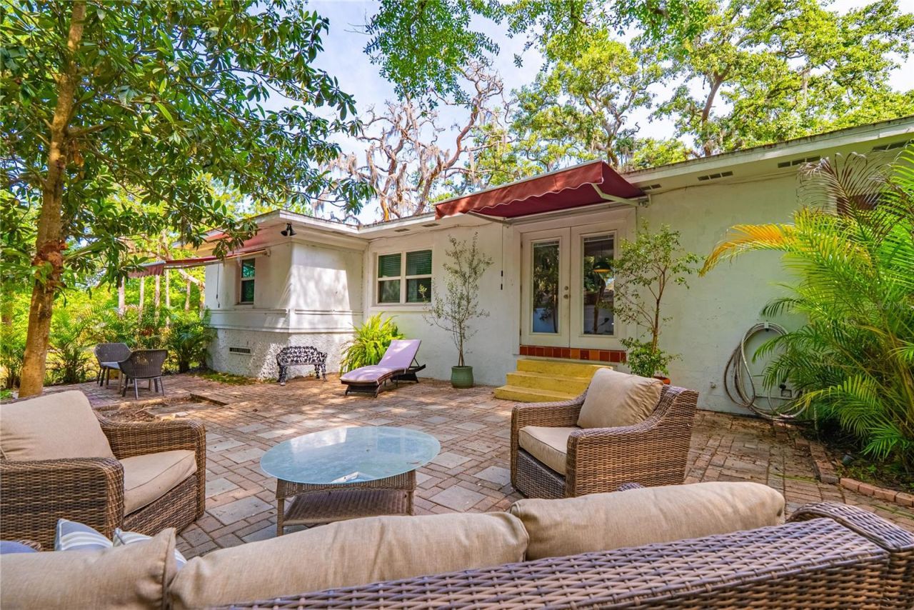 401 Bullard Parkway , Temple Terrace, FL 33617 Photo