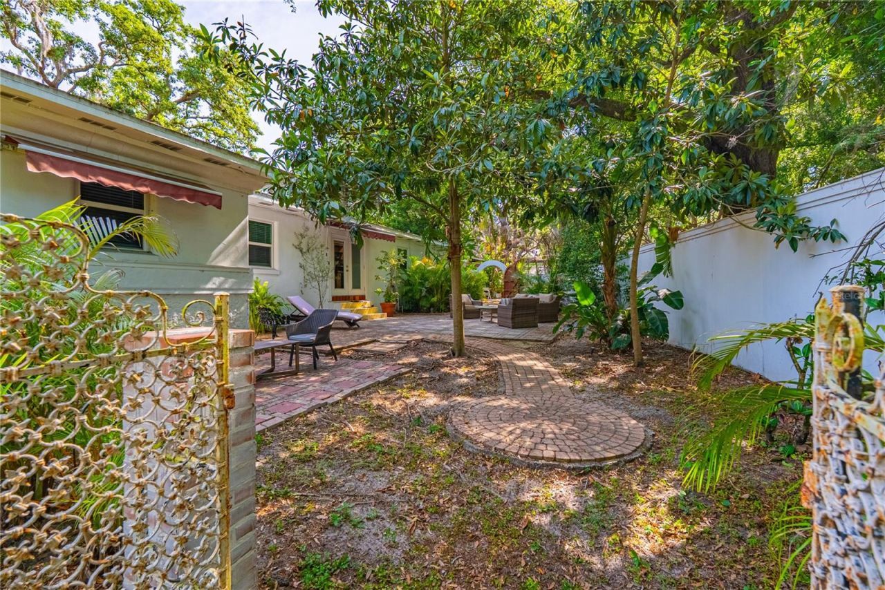 401 Bullard Parkway , Temple Terrace, FL 33617 Photo