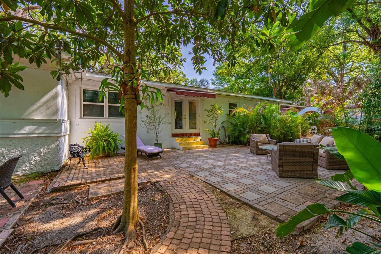 401 Bullard Parkway , Temple Terrace, FL 33617 Photo