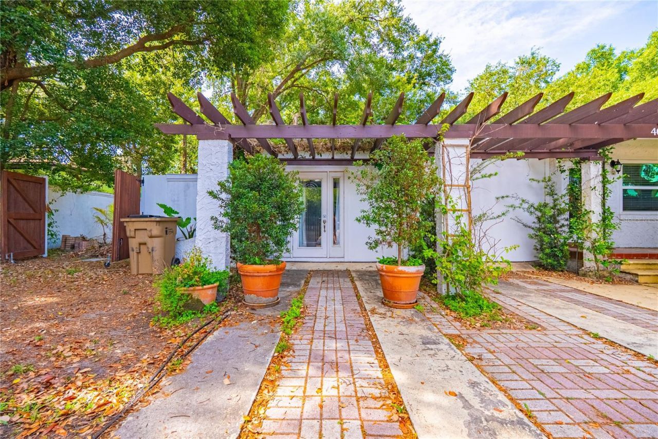 401 Bullard Parkway , Temple Terrace, FL 33617 Photo