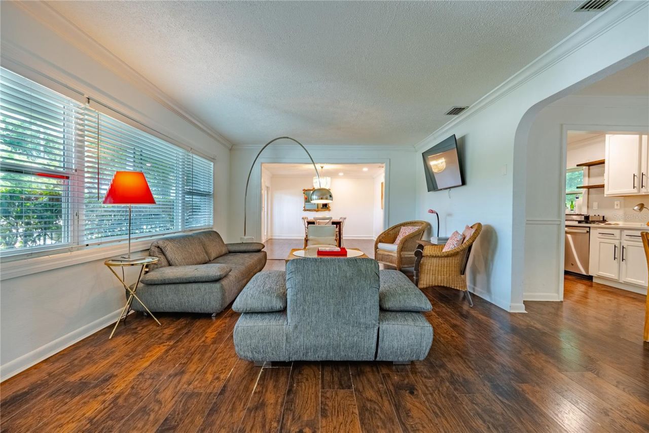 401 Bullard Parkway , Temple Terrace, FL 33617 Photo