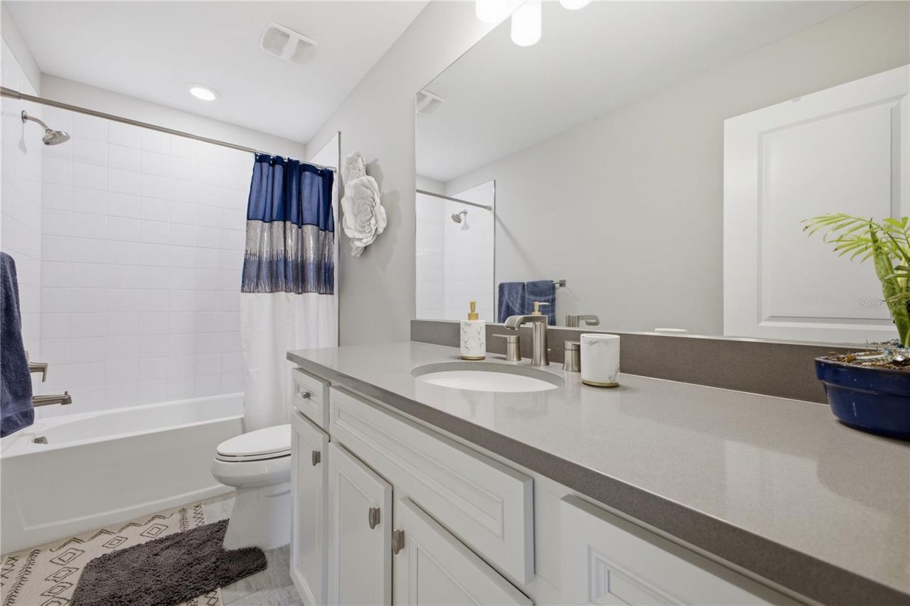 16306 Pine Mist Drive, Bradenton, FL 34211 Photo